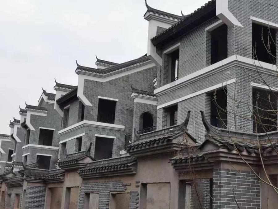 新華聯(lián)銅官窯古鎮(zhèn)(新華聯(lián)銅官窯文化旅游園)法拍房B01-02-03#棟101、201、301房（別墅）
